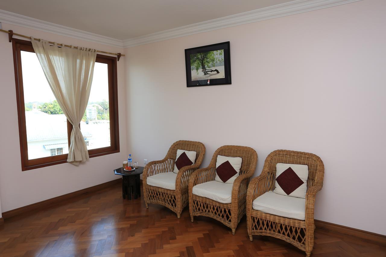 Mango Hill Inn Yangon Exterior photo