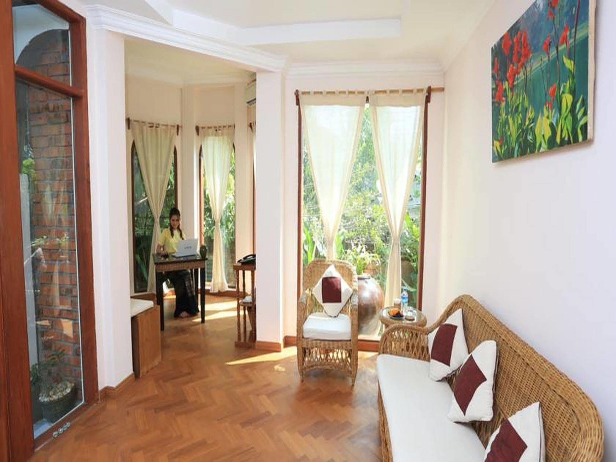 Mango Hill Inn Yangon Exterior photo